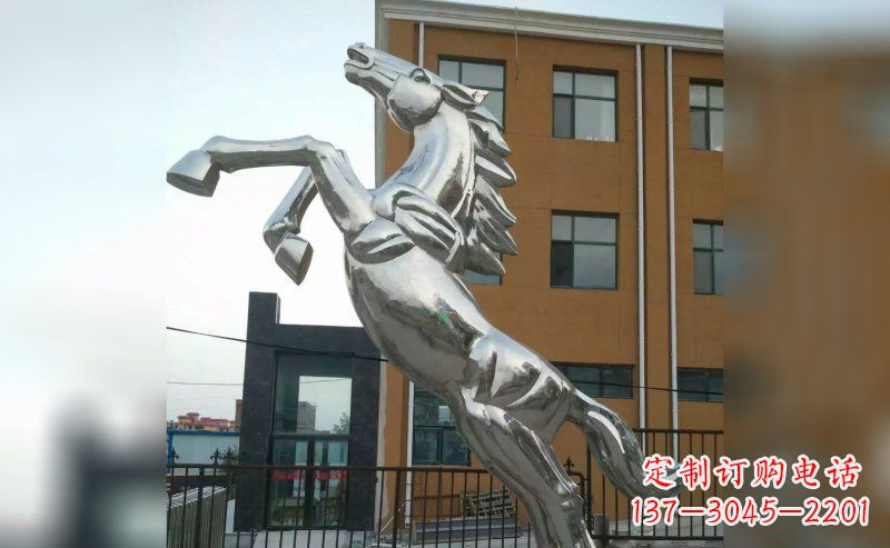 大连驰骋草原,唯美马雕