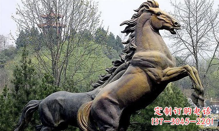 大连奔跑的马街边动物铜雕