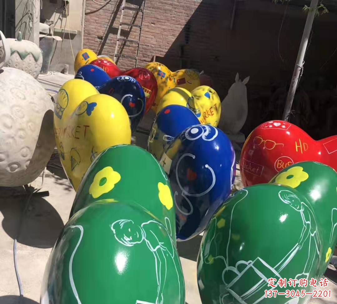 大连玻璃钢彩绘气球雕塑