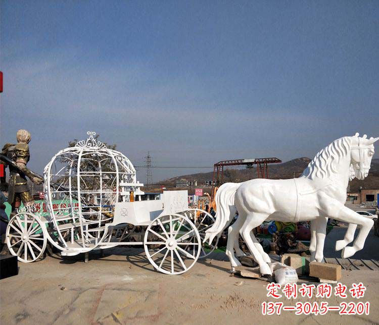 大连玻璃钢城市的马车雕塑