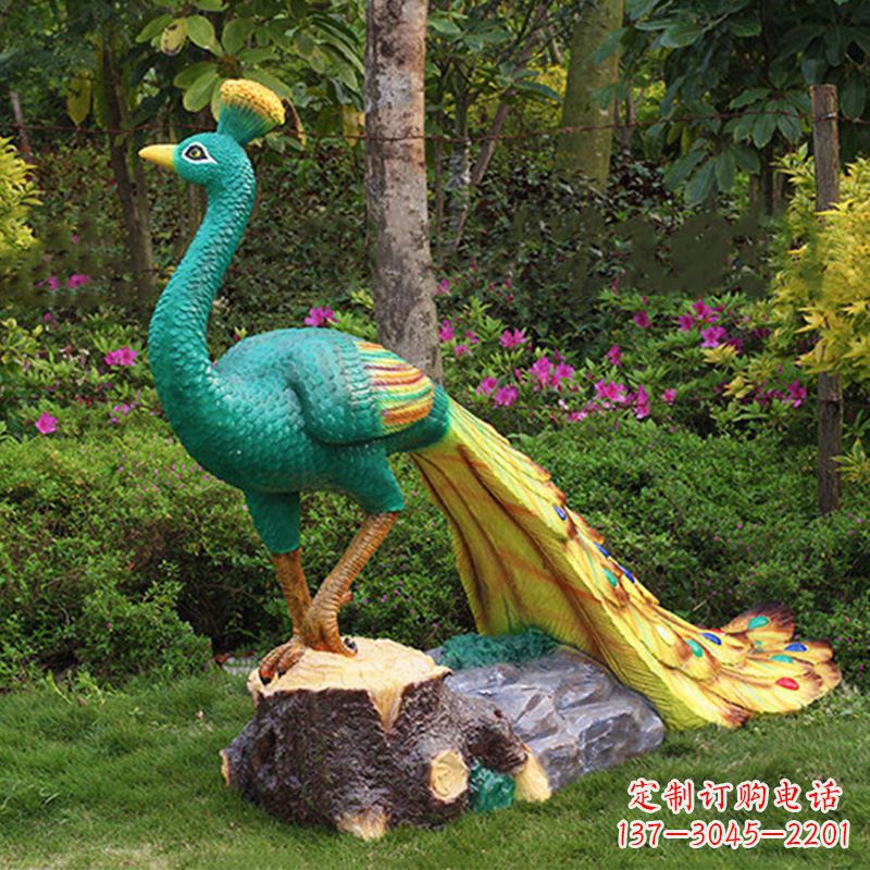 大连玻璃钢仿真孔雀公园草坪仿真动物雕塑摆件