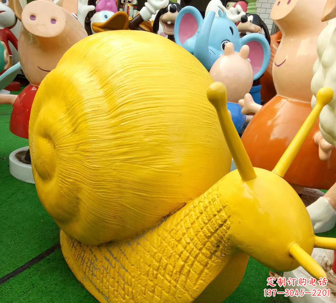 大连玻璃钢制蜗牛雕塑——精致美观的公园景观