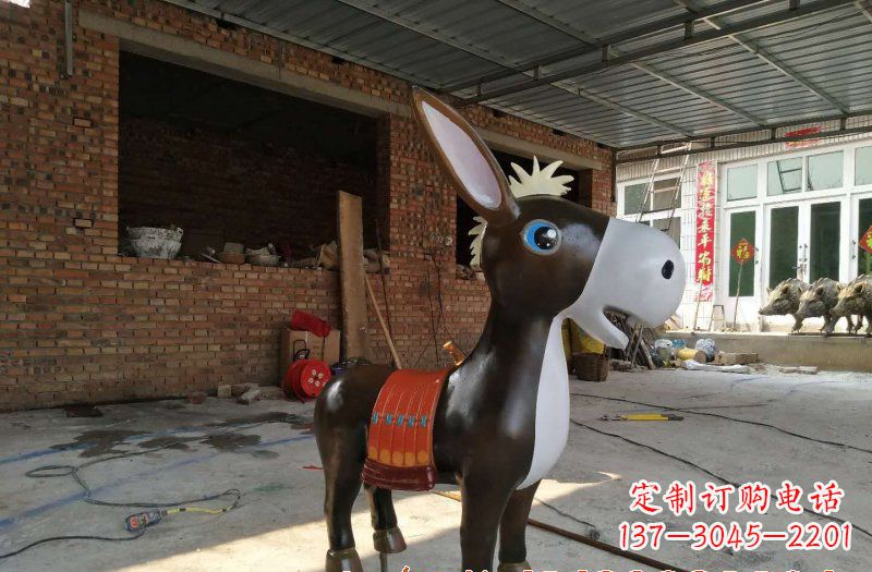 大连玻璃钢毛驴雕塑一种抒情的艺术形式