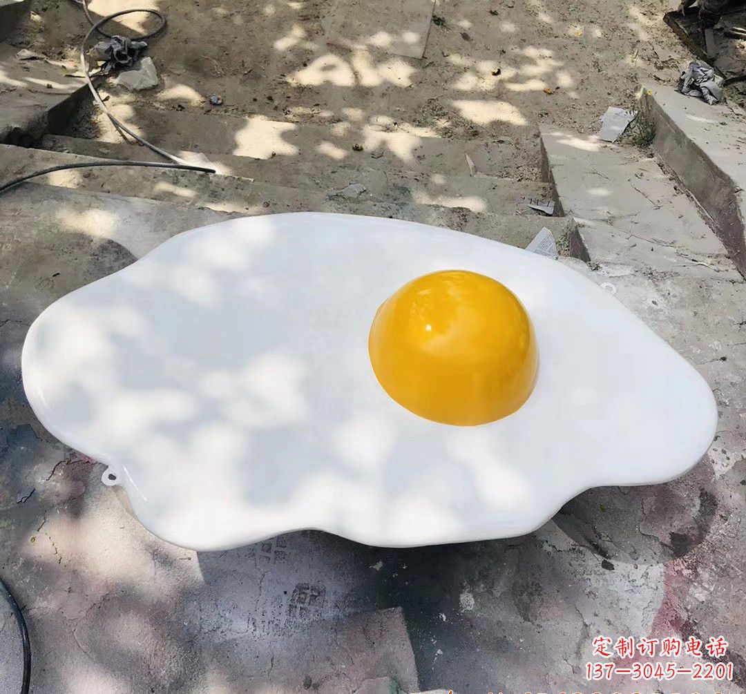 大连玻璃钢摊鸡蛋景观雕塑
