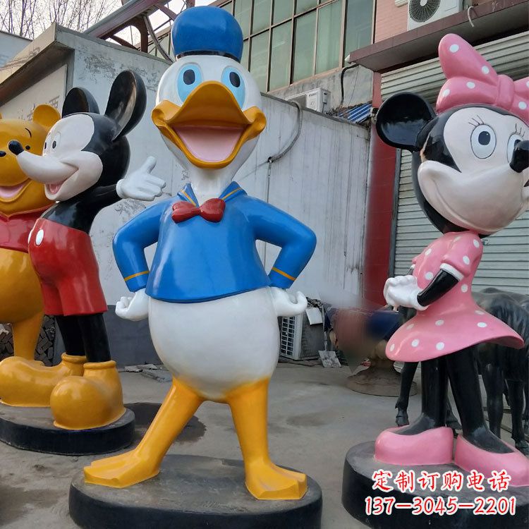 大连玻璃钢唐老鸭和米老鼠卡通雕塑