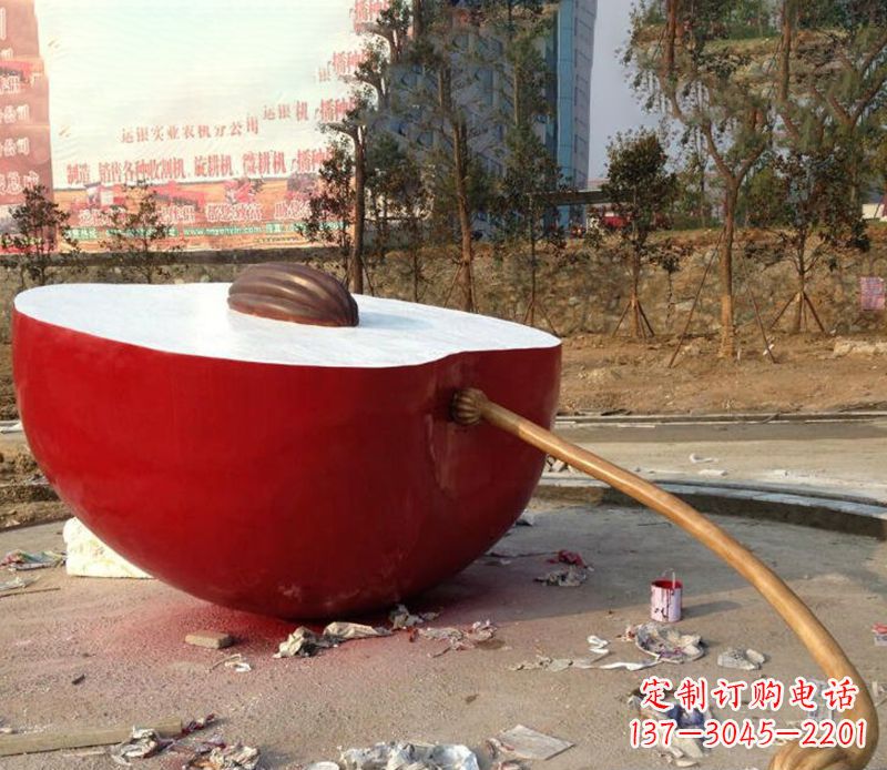 大连不锈钢半块苹果雕塑——传承古老文化的艺术品
