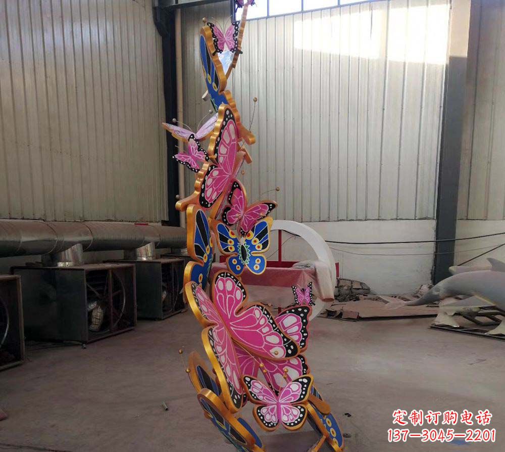 大连不锈钢彩绘蝴蝶雕塑1
