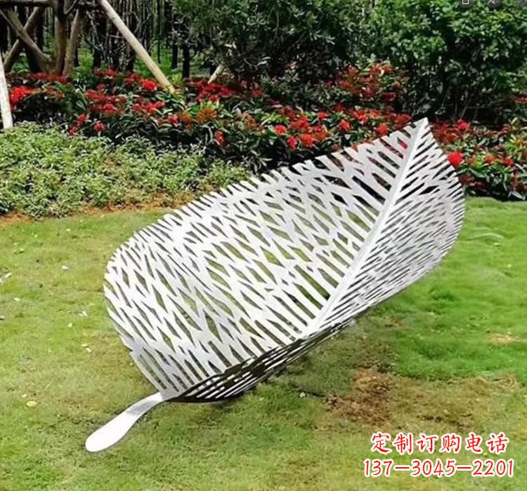 大连不锈钢树叶雕塑艺术与美的结合