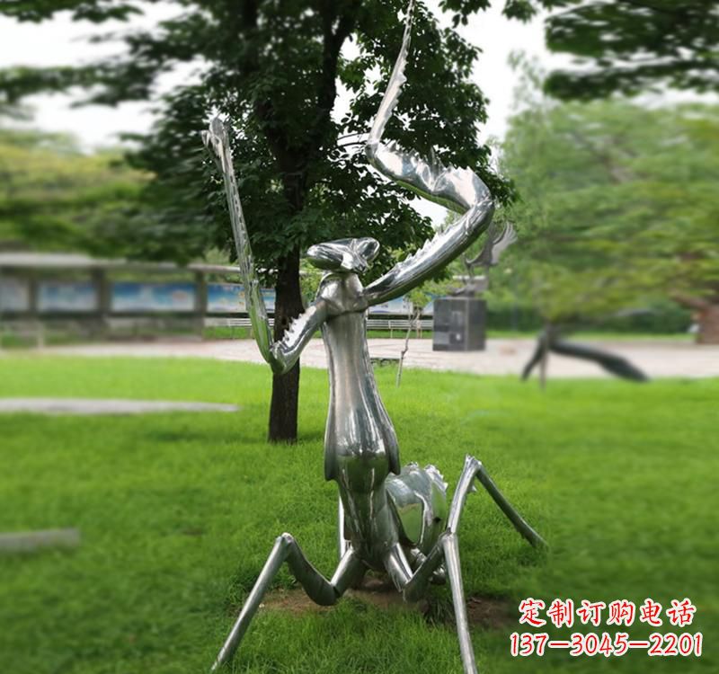 大连不锈钢螳螂雕塑精致美观的艺术品