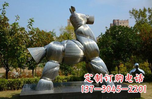 大连不锈钢草扎马雕塑艺术精彩绽放
