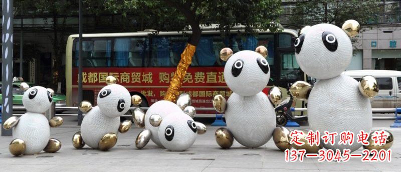 大连不锈钢熊猫雕塑——传承中国文化精髓