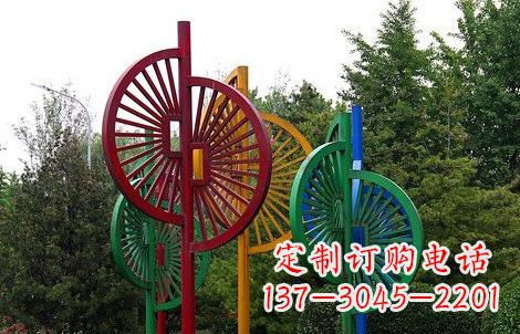 大连不锈钢风车雕塑——动态美的艺术结晶
