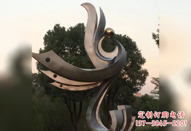 大连不锈钢凤凰雕塑象征着活力与美丽
