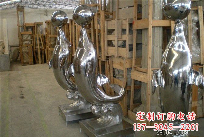 大连不锈钢海豚顶球雕塑