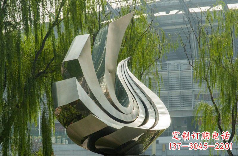 大连不锈钢和平鸽雕塑象征和平与信仰