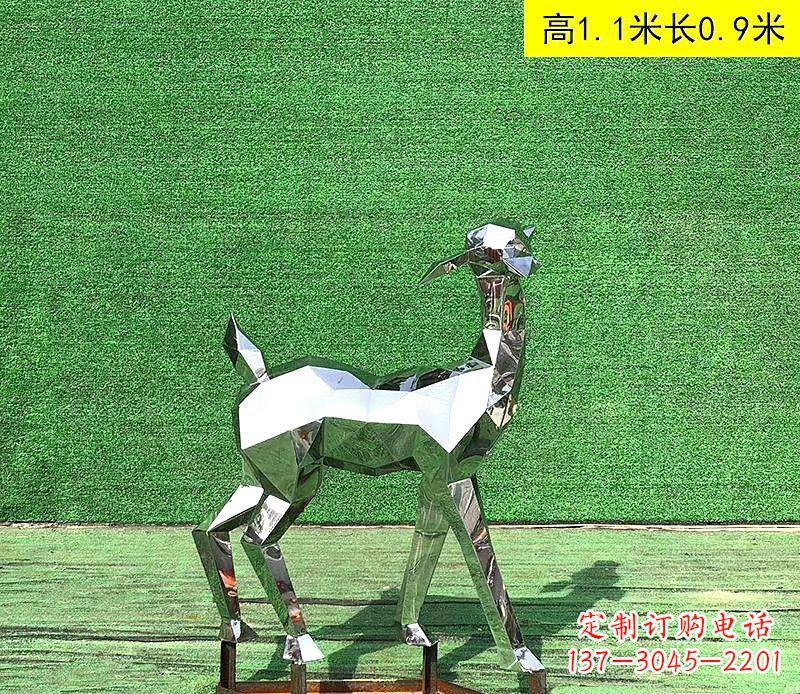 大连不锈钢小鹿雕塑精致而可爱