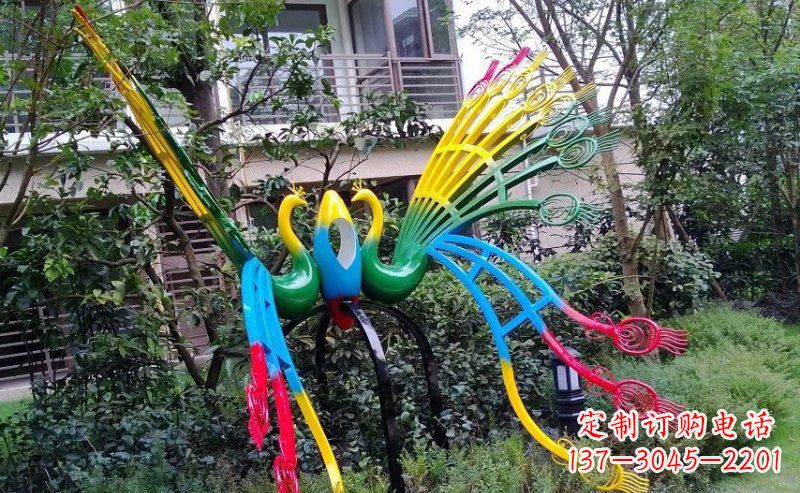 大连不锈钢孔雀雕塑——精美的艺术品