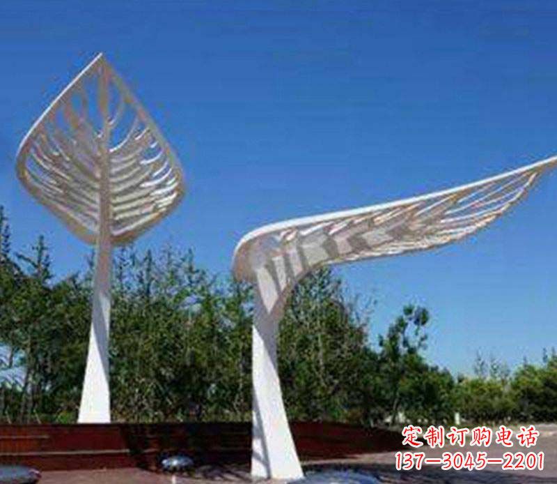大连精美不锈钢树叶雕塑