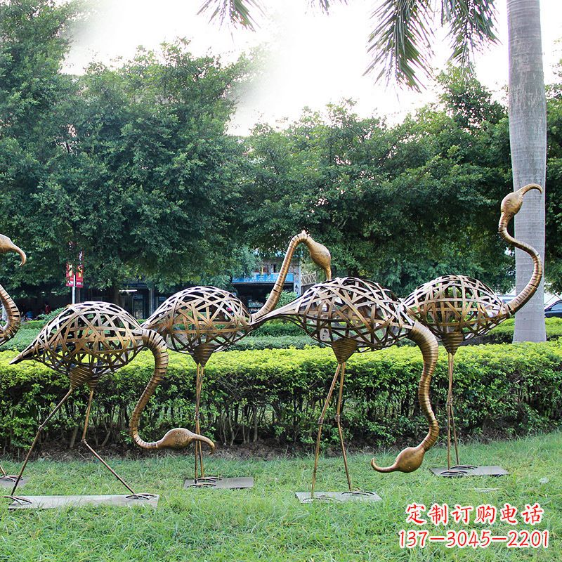 大连不锈钢仙鹤雕塑摆件美丽的园林装饰