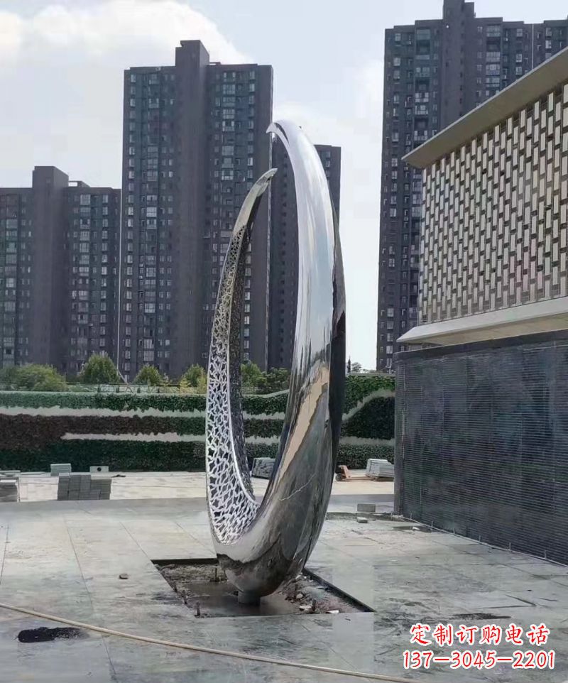 大连精美不锈钢月亮雕塑