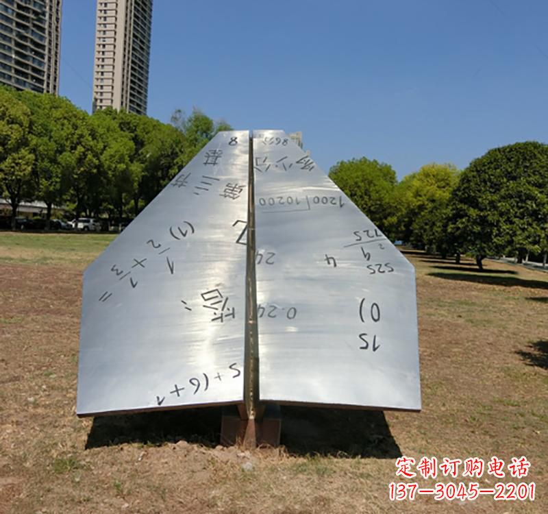 大连不锈钢飞机雕塑传承艺术与科技的完美结合