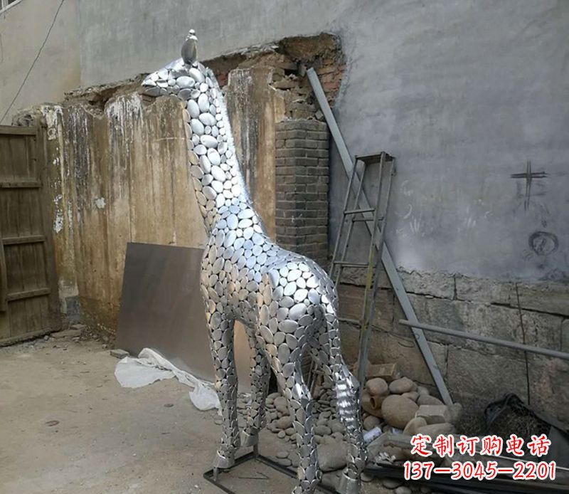 大连精美不锈钢长颈鹿雕塑