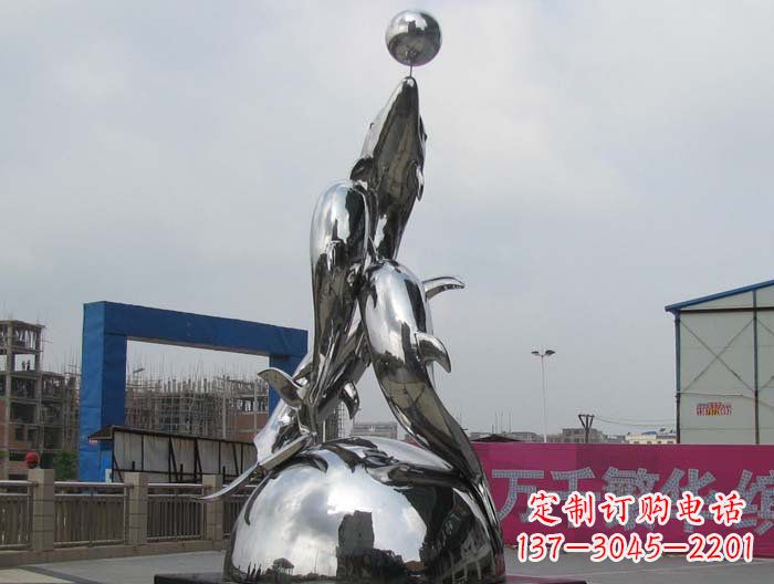 大连海豚雕塑精美细腻的艺术品