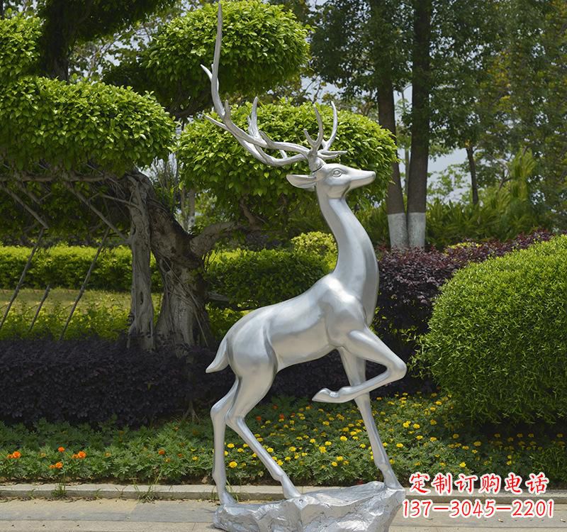 大连不锈钢梅花鹿雕塑艺术与自然的完美结合