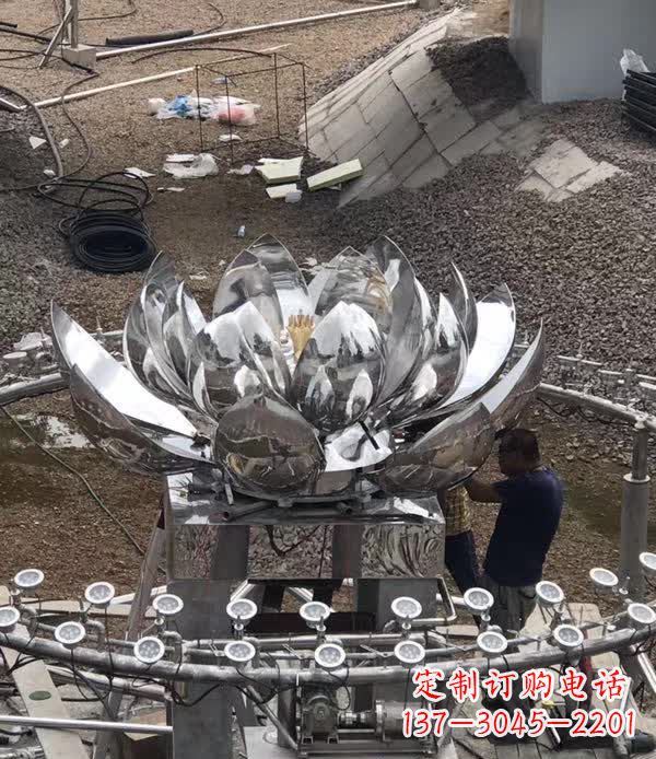 大连不锈钢荷花景观雕塑