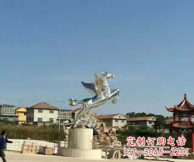 大连不锈钢飞马雕塑象征勇气与美丽