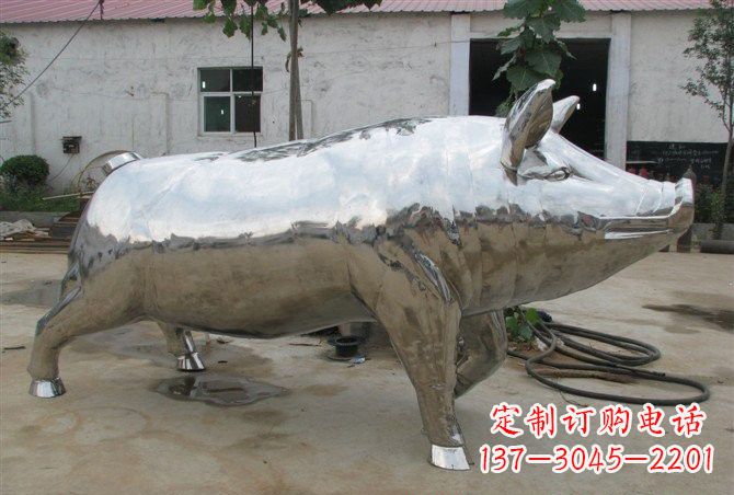 大连不锈钢公园动物猪雕塑精美雕塑展现完美美学
