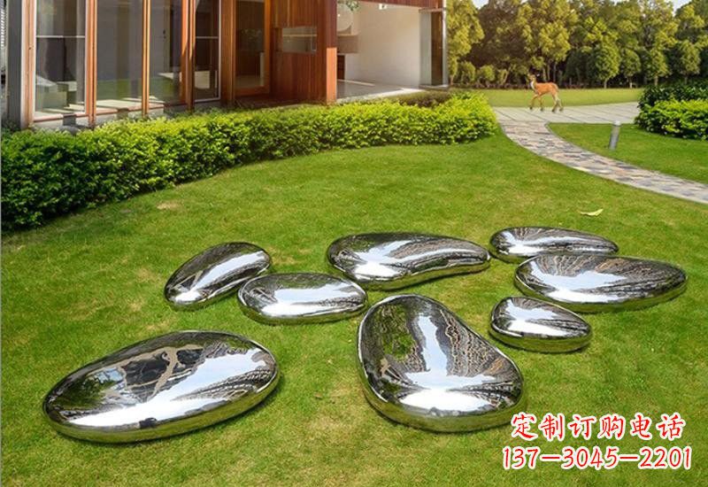 大连不锈钢公园镜面鹅卵石雕塑