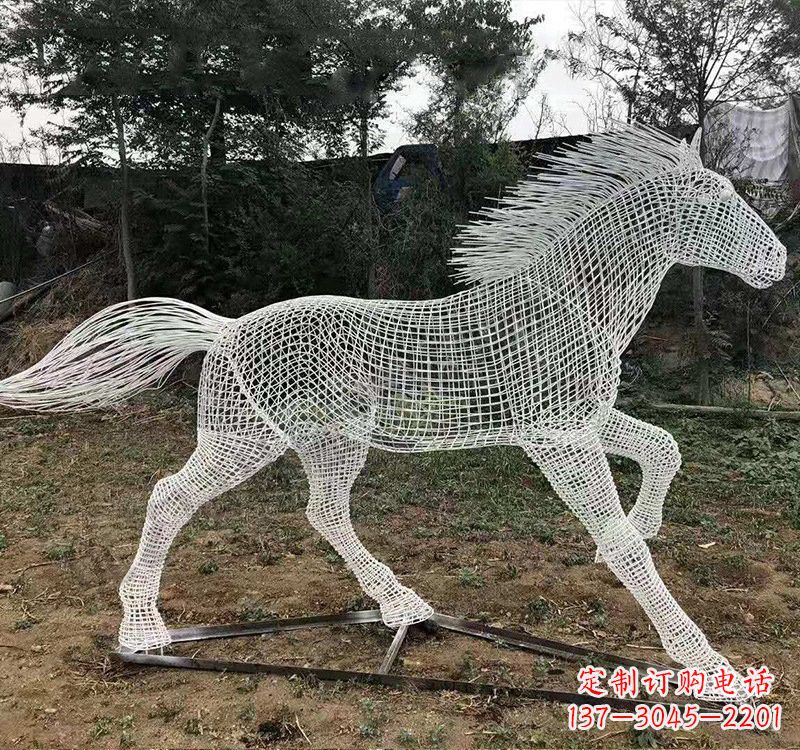 大连不锈钢公园镂空奔马雕塑——给城市带来动感