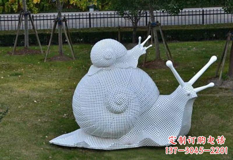 大连不锈钢公园母子蜗牛雕塑