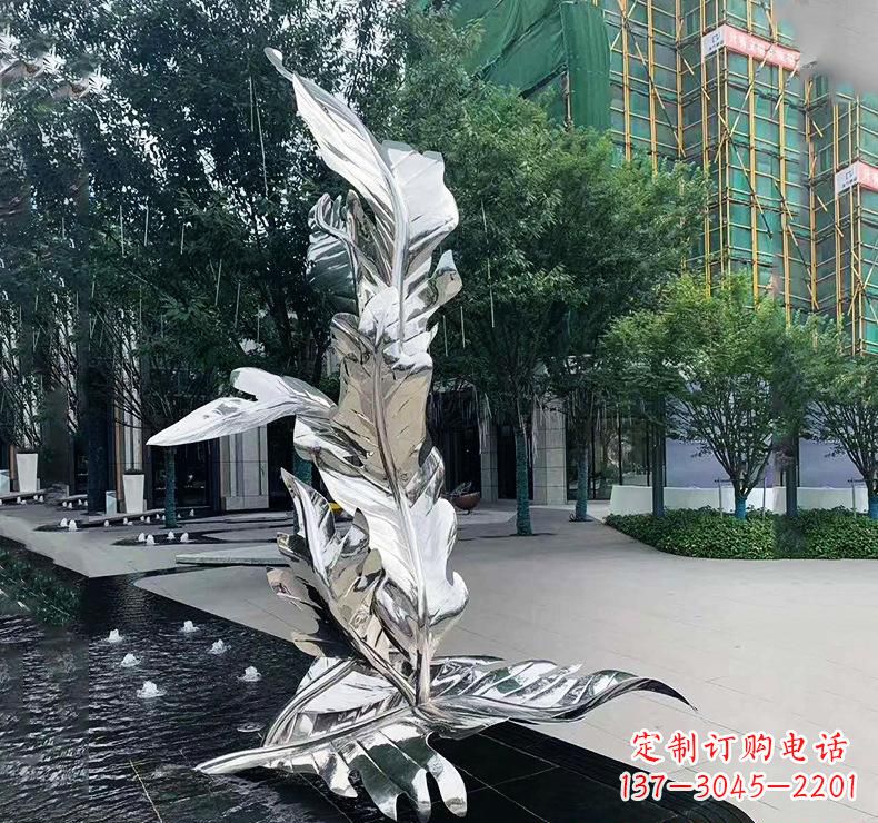 大连不锈钢公园树叶雕塑精美绝伦