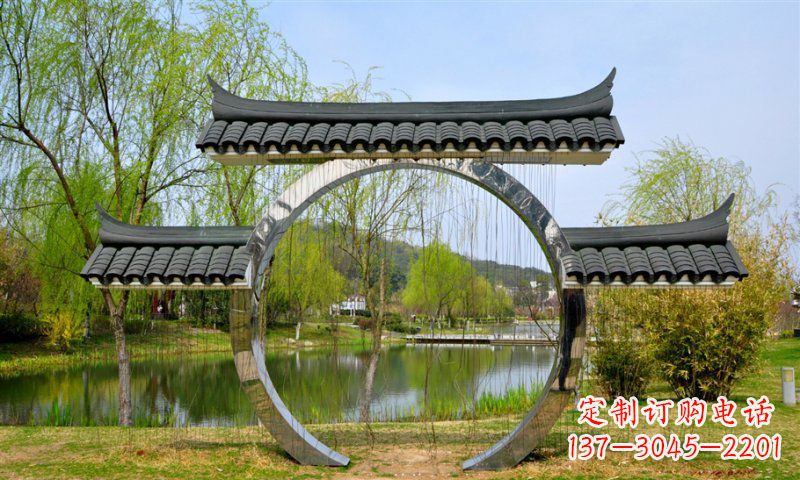 大连不锈钢公园月亮门雕塑传承中华文化