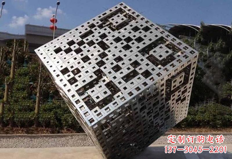 大连不锈钢广场抽象魔方雕塑