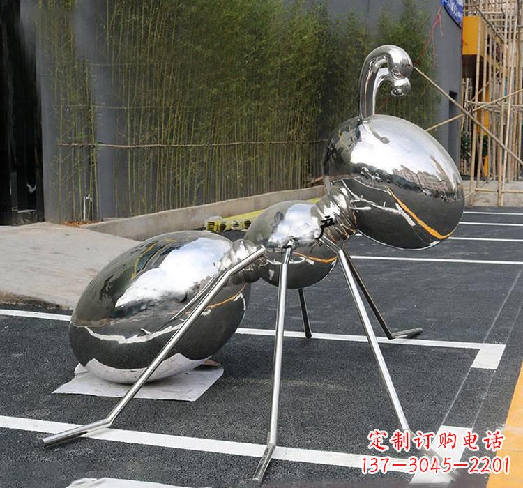 大连不锈钢蚂蚁雕塑——象征力量与智慧