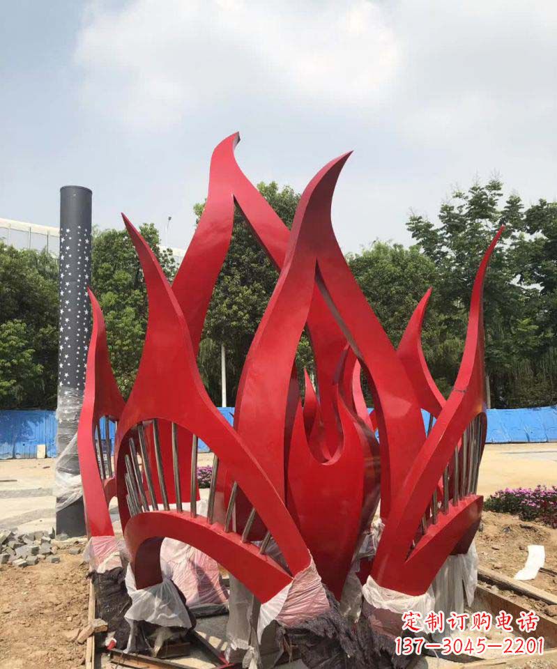 大连不锈钢树叶雕塑美丽而持久的艺术