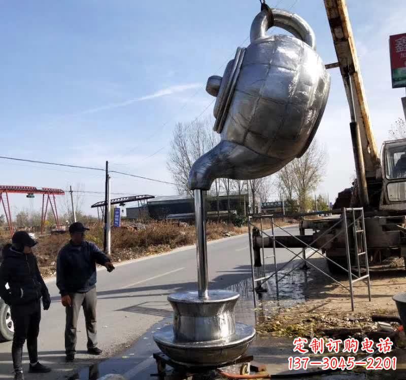 大连不锈钢户外茶壶雕塑艺术之美