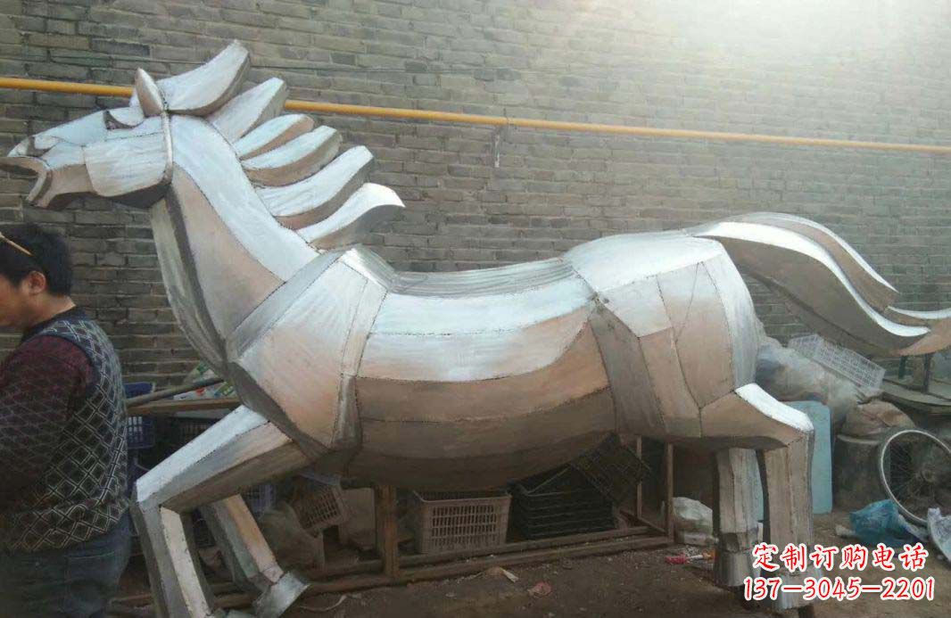 大连不锈钢户外马雕塑精美的艺术装点