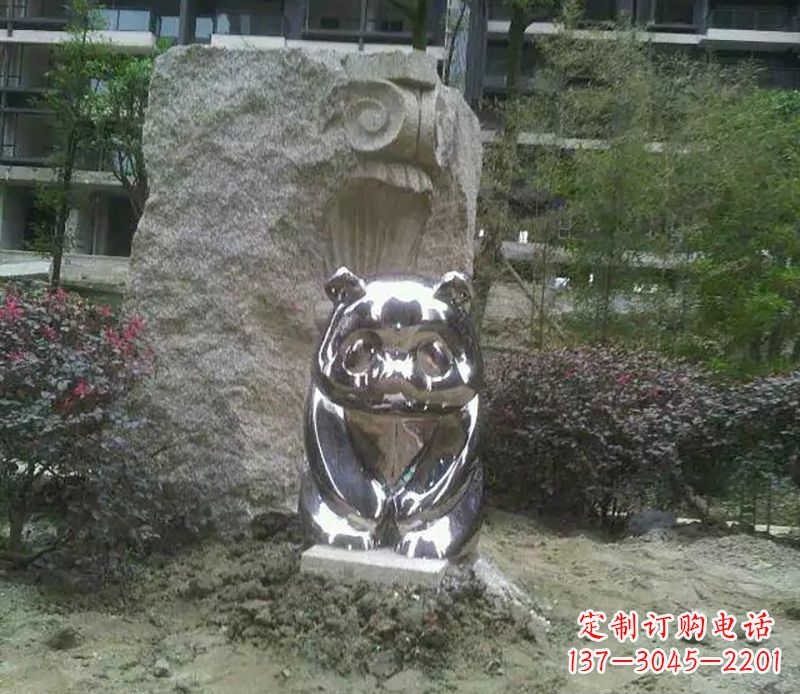 大连不锈钢熊猫雕塑它的美丽与魅力