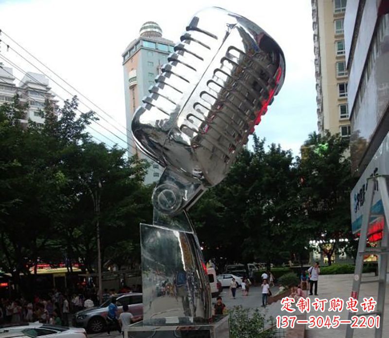 大连不锈钢话筒雕塑象征传统文化和新时代