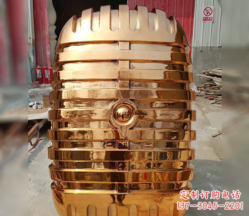 大连精美不锈钢话筒雕塑