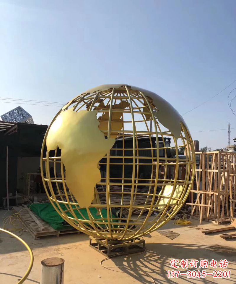 大连不锈钢金属地球仪雕塑一种视觉美学的精美艺术