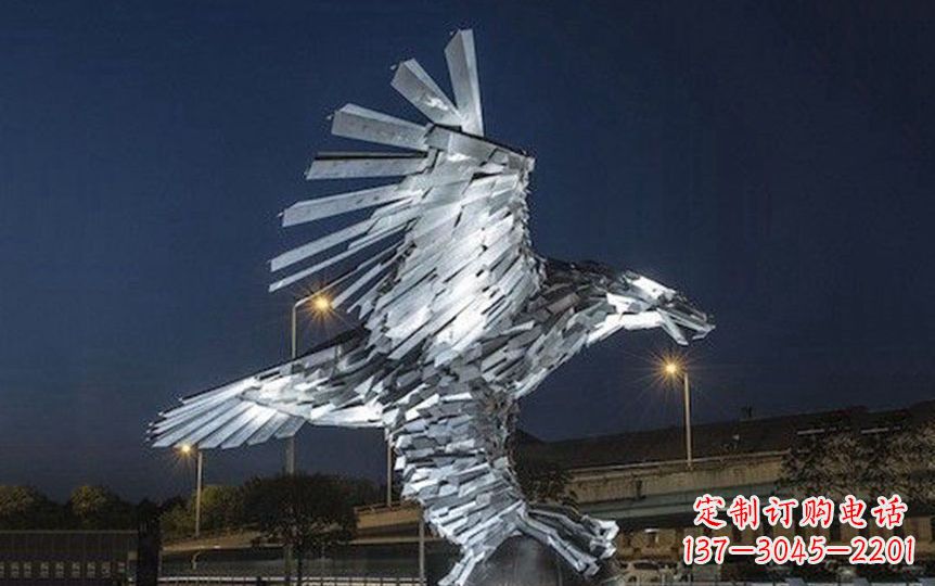 大连金色老鹰展翅飞翔——不锈钢老鹰抓球广场景观雕塑