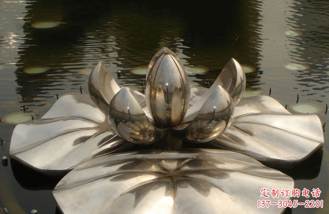 大连不锈钢莲花雕塑绚丽多彩的艺术之美