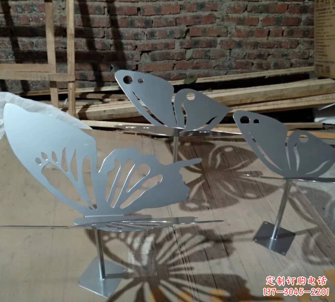 大连蝴蝶之舞不锈钢镂空蝴蝶景观雕塑