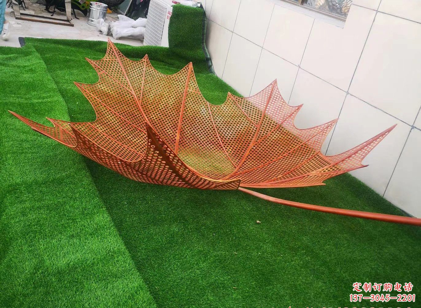大连镂空树叶雕塑精彩细节点缀着精美自然风景