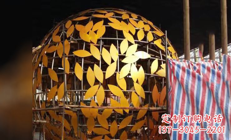 大连不锈钢镂空树叶雕塑——精美绝伦